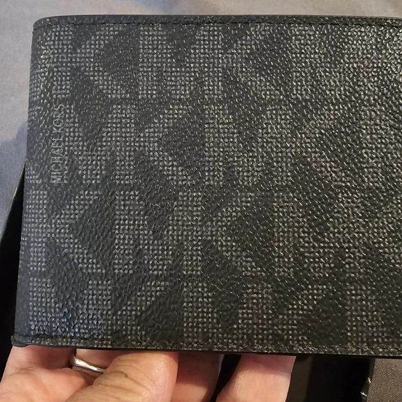 Men's Michael Kors Wallet - Picture 4 of 6